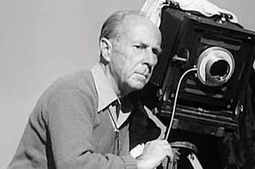 Przenieś się w czasie i zobacz, jak legendarny Edward Weston pracował nad zdjęciami