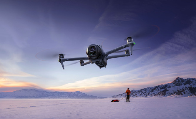 DJI Mavic 4 Pro - 100-megapikselowa kamera, obracany gimbal i wykrywanie przeszkód działające w nocy