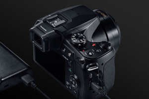 Niespodzianka: Panasonic prezentuje nowy aparat superzoom. Ze specyfikacją z 2017 roku...