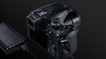 Niespodzianka: Panasonic prezentuje nowy aparat superzoom. Ze specyfikacją z 2017 roku...
