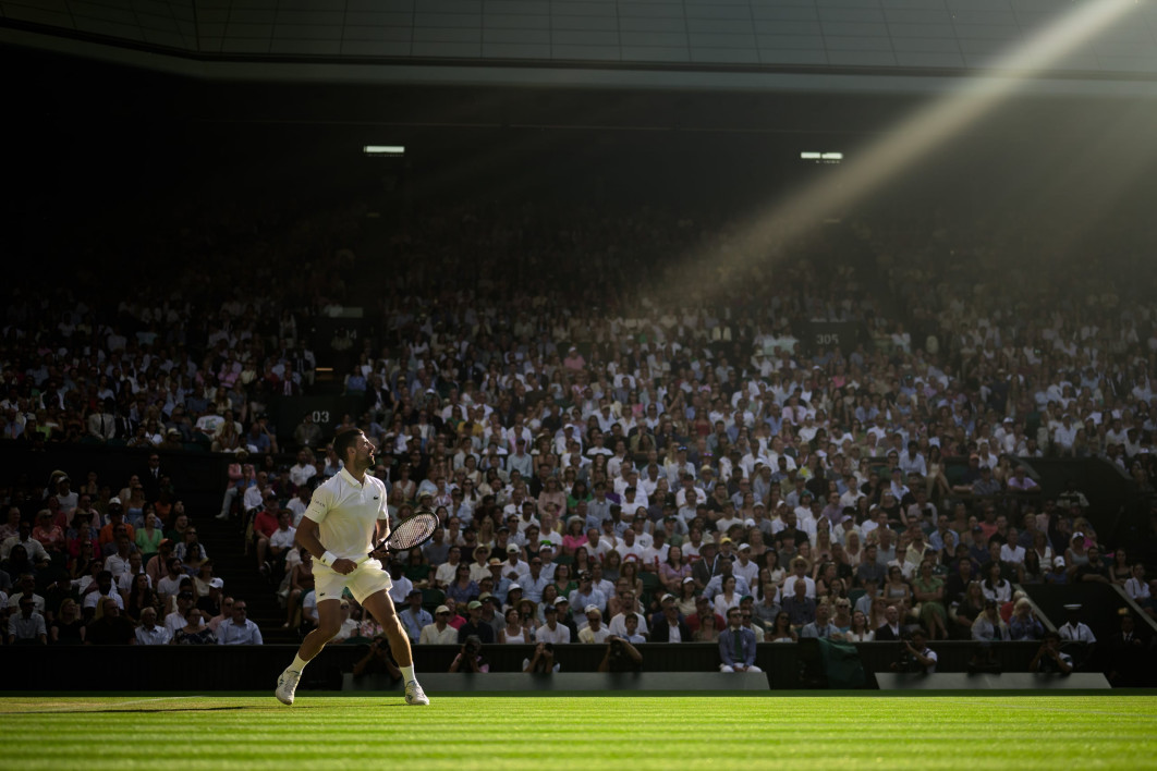 Fot. Joel Marklund, "All Light On Djokovic", 2. miejsce w kat. Tennis / World Sports Photography Awards 2026