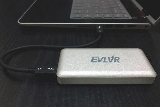 Patriot EVLVR - miniaturowy przystępny cenowo przenośny dysk SSD z Thunderbolt 3