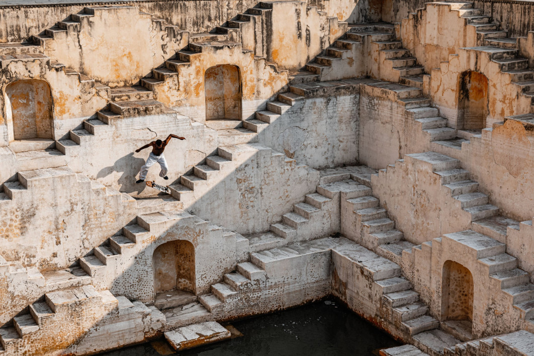 Fot. Martin Bissig, "Kickflippin' India", 1. miejsce w kat. Urban &amp; Extreme / World Sports Photography Awards 2026