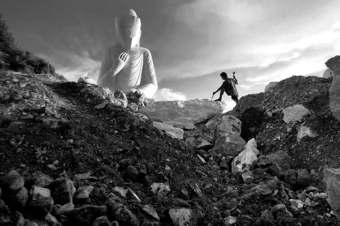 fot. Aung Ya, "Birthplace of Statue", finalista kategorii Mobile
