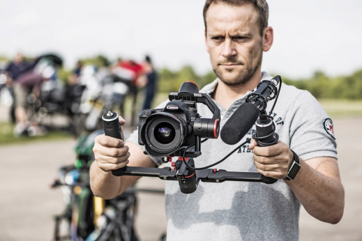 Feiyu Tech a2000 - profesjonalny gimbal do lustrzanek i bezlusterkowców, o udźwigu 2 kg