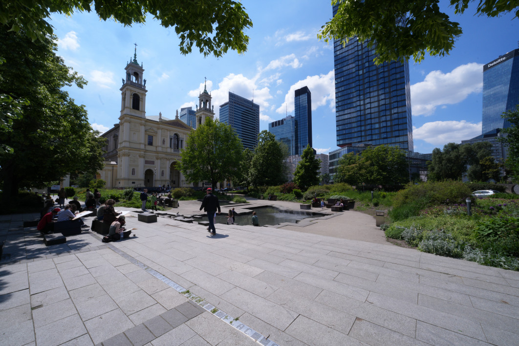 1/125 s, f/22, ISO 250, 14.0 mm