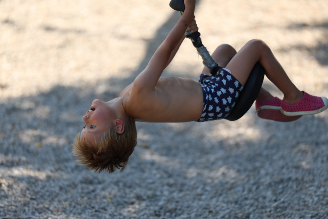 1/500 s, f/2.8, ISO 100, 200.0 mm