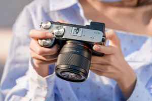 Viltrox AF 50 mm f/2 Air - kompaktowy, supertani standard do Sony E i Nikon Z