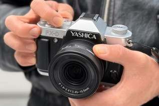 Yashica FX-D 100 i FX-D 300 - nadchodzą nowe cyfrówki w stylu retro. Nie dajcie się na to nabrać