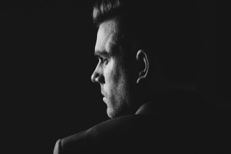 Jesteś początkującym fotografem, który chce zapanować nad błyskiem? Ten film przybliży Ci różne schematy oświetlenia portretowego
