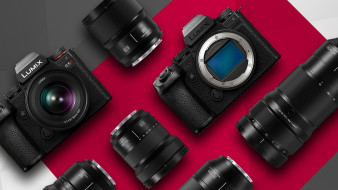 Aparaty i obiektywy Panasonic Lumix taniej do 4500 zł - promocje Black Friday trwają do 4 grudnia