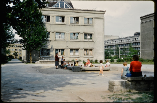 fot. John Reps / Cornell University Library, Podwórko przy ul. Nowolipie 27
