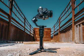 FeiyuTech AK2000C - funkcjonalny gimbal o udźwigu 2,2 kg za mniej niż 1000 zł