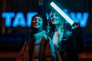 Quadralite Smart Stick - nowe niedrogie miecze świetlne do filmu i fotografii