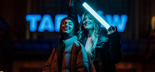 Quadralite Smart Stick - nowe niedrogie miecze świetlne do filmu i fotografii