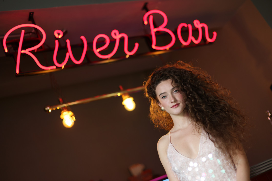 1/400 s, f/1.4, ISO 800, 45.0 mm