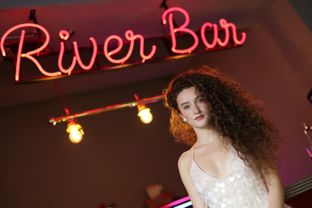 1/250 s, f/1.8, ISO 800, 45.0 mm