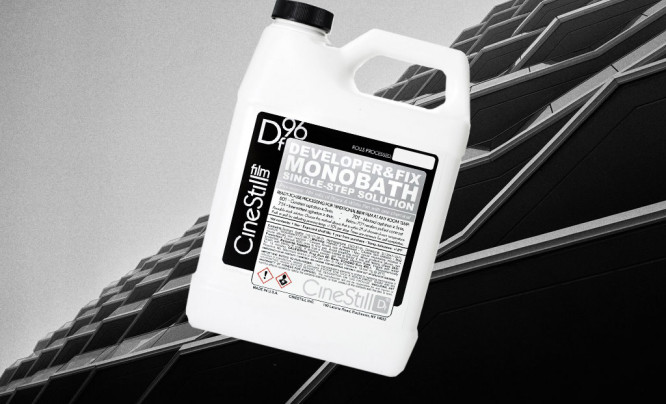 CineStill Df96 pozwoli ci wywołać czarno-białe filmy w jednej kąpieli, w ciągu 3 minut. Do tego może być wykorzystywany wielokrotnie