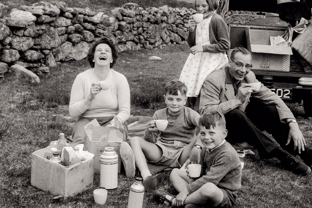 Czas na piknik! Album „A Very British Picnic” to najzabawniejsze, co ostatnio widziałem [RECENZJA]