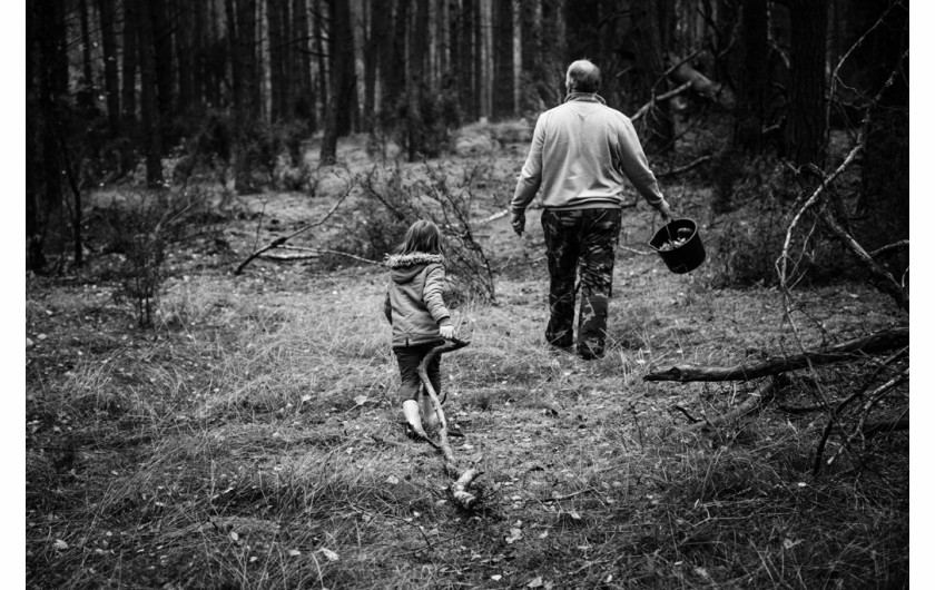 Projekt dokumentalny. Autor: Monika Ralcewicz-Ciaiolo, Studio Tutto
Tatin. Francesco – od 21 lat w Polsce, wcześniej obieżyświat i wagabunda. Dzisiaj największą wartością jest dla niego rodzina. Projekt, realizowany od 2015 roku, pokazuje go jako tatę, podczas codziennych czynności, wakacji, odpoczynku i pracy. Zdjęcia obejmują okres od sierpnia 2016 roku do lutego 2021 roku.