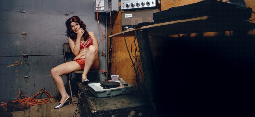 "Carnival Strippers"- niewesołe miasteczka Susan Meiselas [RECENZJA]
