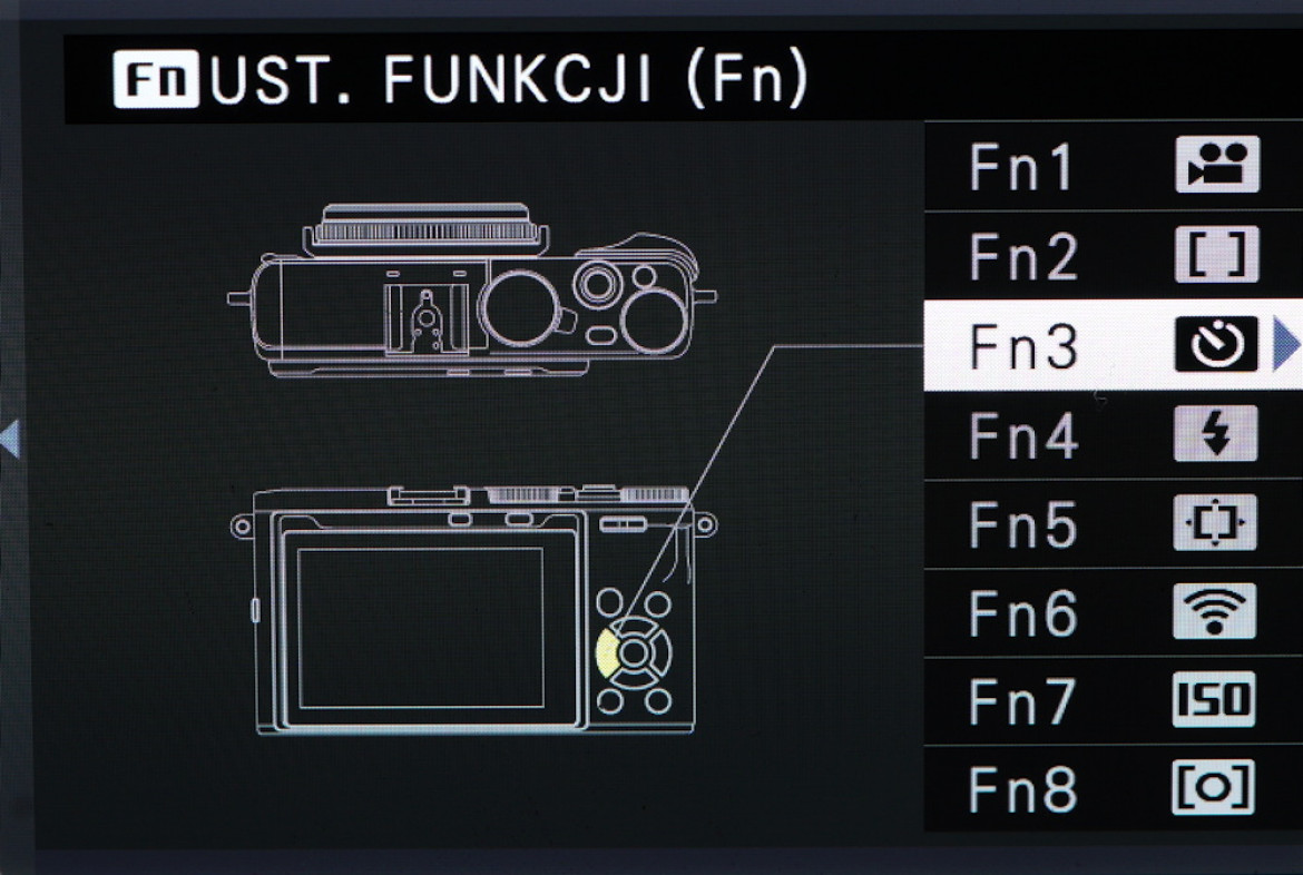 Własne funkcje możemy przypisać aż do 8 przycisków na obudowie aparatu Fujifilm X70