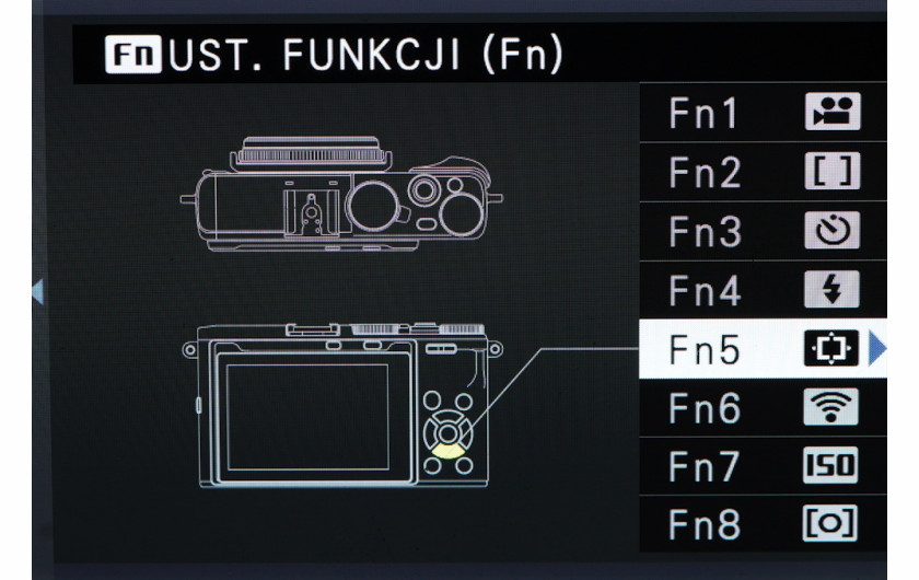 Własne funkcje możemy przypisać aż do 8 przycisków na obudowie aparatu Fujifilm X70