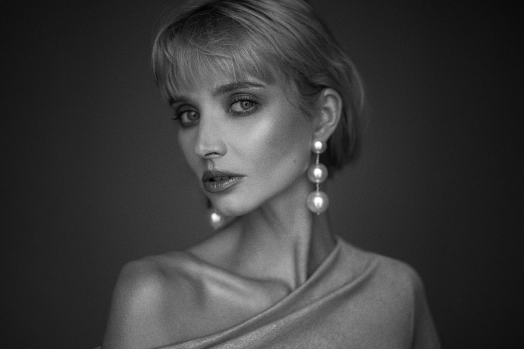 Sztuka fotografowania z błyskiem. Jak zacząć? Poradnik Piotra Wernera