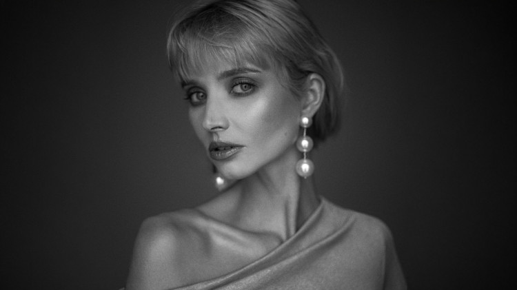 Sztuka fotografowania z błyskiem. Jak zacząć? Poradnik Piotra Wernera