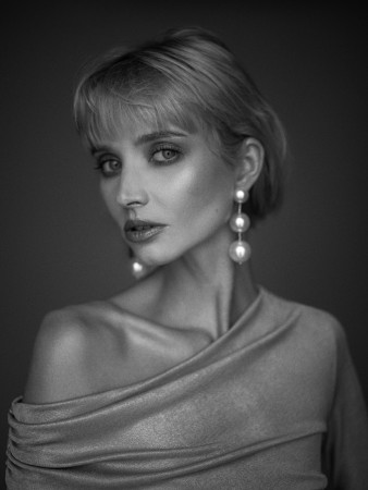 Sztuka fotografowania z błyskiem. Jak zacząć? Poradnik Piotra Wernera