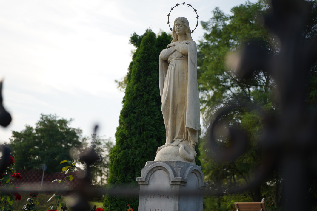 1/2000 s, f/1.8, ISO 100, 43.2 mm
