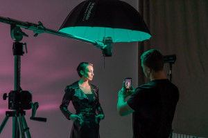 Profoto Camera - nowa aplikacja do fotografowanie smartfonem z lampami błyskowymi