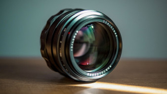 TTartisan 75 mm f/1.5 Biotar Replica M42 - replika kultowej portretówki, za 1500 złotych