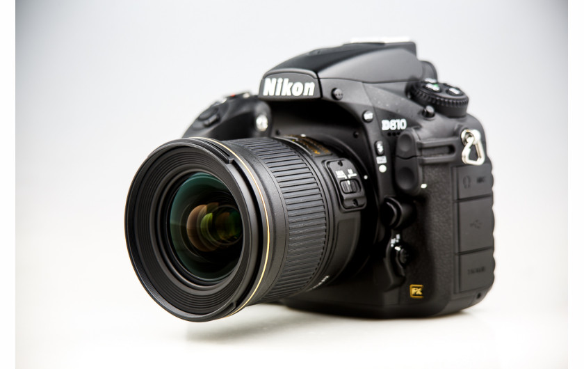 Nikon AF-S Nikkor 24 mm f/1.8G ED z aparatem Nikon D810