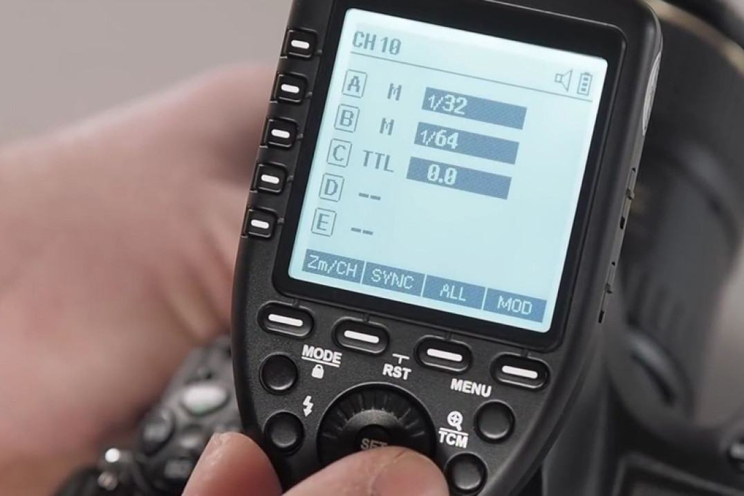 Na czym polega radiowe sterowanie błyskiem?