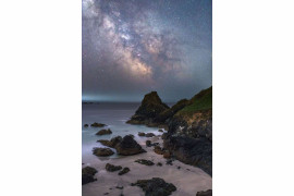 fot. Ainsley Bennet, "Kynance Cove" / Insight Investment Astronomy Photographer of the Year 2018