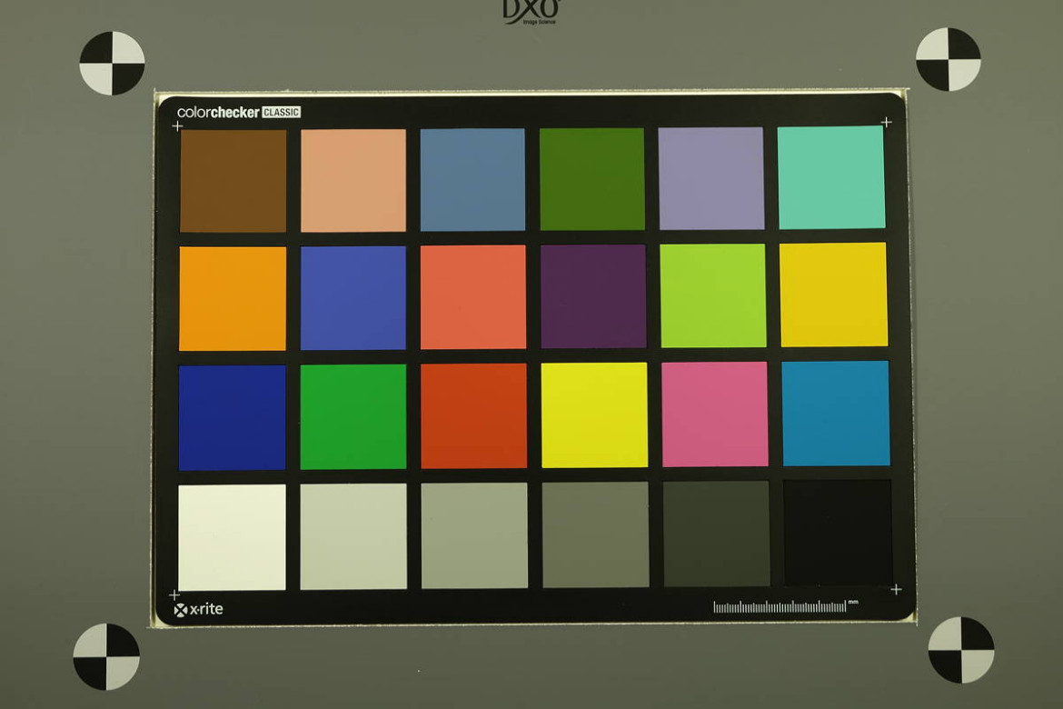 Fujifilm X-A2 - balans bieli: światło żarowe; tablica testowa