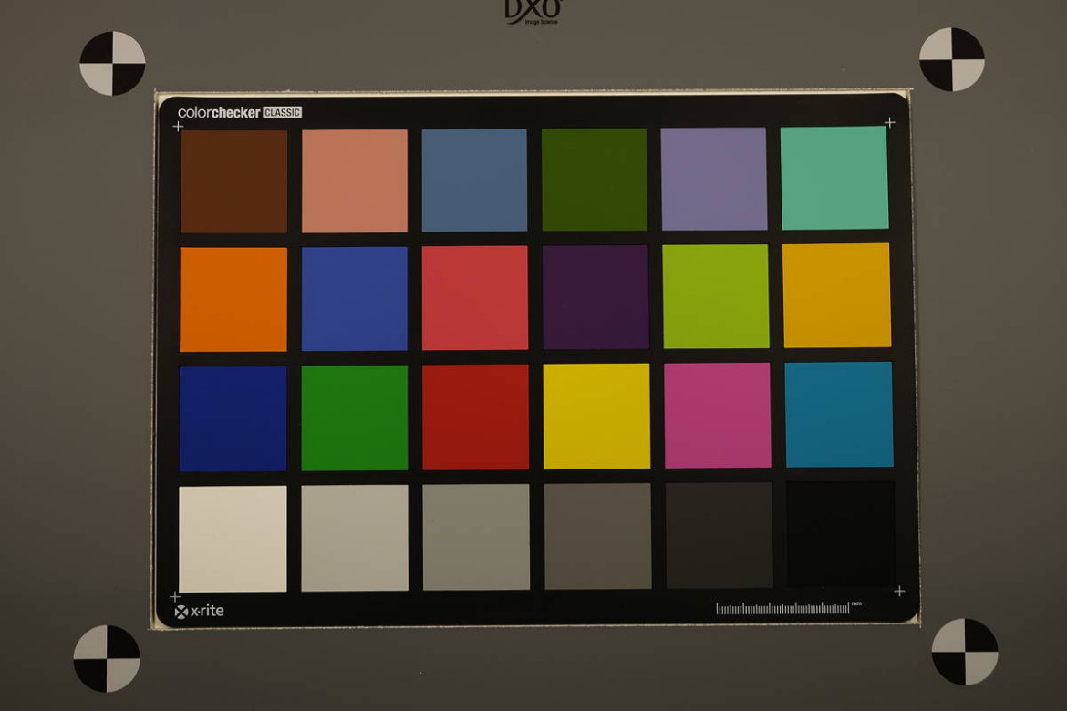 Fujifilm X-A2 - balans bieli: światło dzienne; tablica testowa