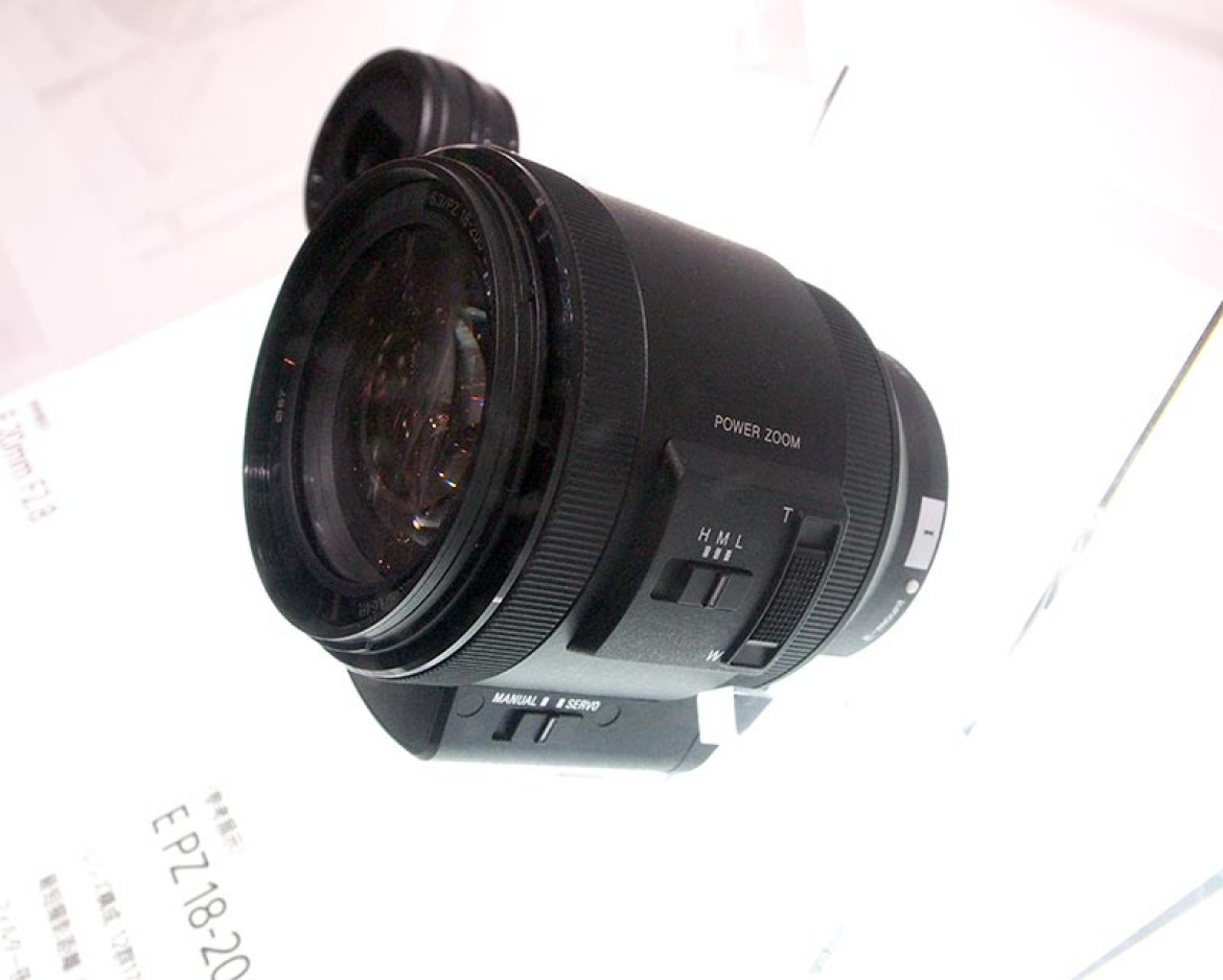 obiektyw Sony 18-200 mm do tej pory dostępny tylko w zestawie z kamerą