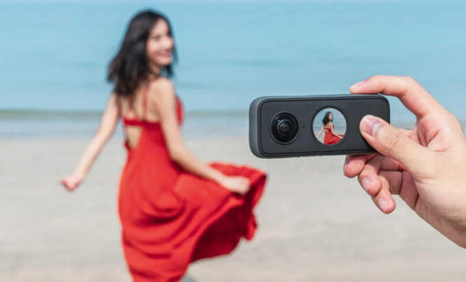 Insta360 One X2, czyli ekipa filmowa w twojej kieszeni. Popularna kamera sferyczna jeszcze doskonalsza