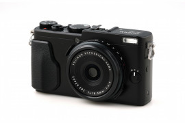 Fujifilm X70