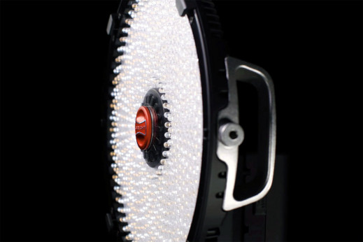 Rotolight AEOS - mocny i wszechstronny oświetlacz LED z trybem błysku HSS