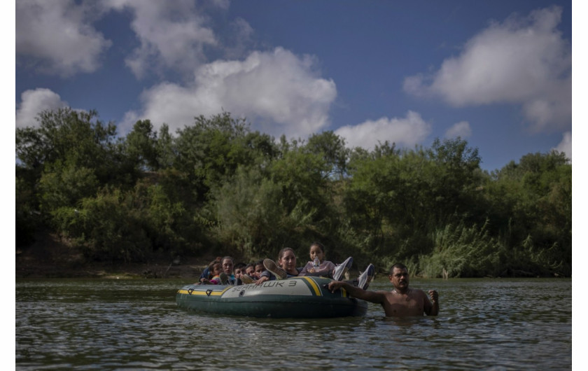 Nagroda Pulitzera 2019 w kategorii Breaking News Photography - redakcja fotograficzna Reuters | Ożywiona i zaskakująca wizualna narracja o potrzebie, desperacji i smutku migrantów podczas ich podróży do USA z Ameryki Środkowej i Południowej.