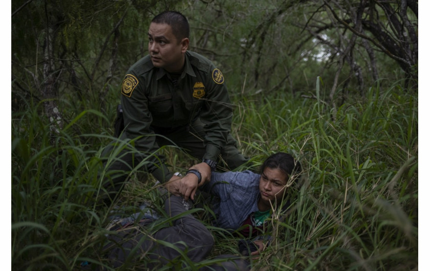 Nagroda Pulitzera 2019 w kategorii Breaking News Photography - redakcja fotograficzna Reuters | Ożywiona i zaskakująca wizualna narracja o potrzebie, desperacji i smutku migrantów podczas ich podróży do USA z Ameryki Środkowej i Południowej.