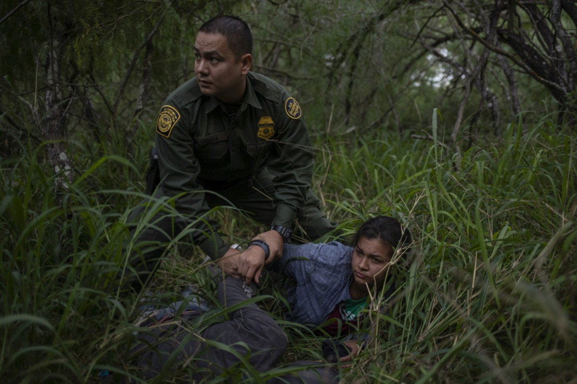 Nagroda Pulitzera 2019 w kategorii "Breaking News Photography" - redakcja fotograficzna Reuters | "Ożywiona i zaskakująca wizualna narracja o potrzebie, desperacji i smutku migrantów podczas ich podróży do USA z Ameryki Środkowej i Południowej."