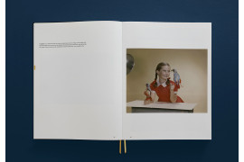 Weronika Gęsicka, "Encyclopaedia"