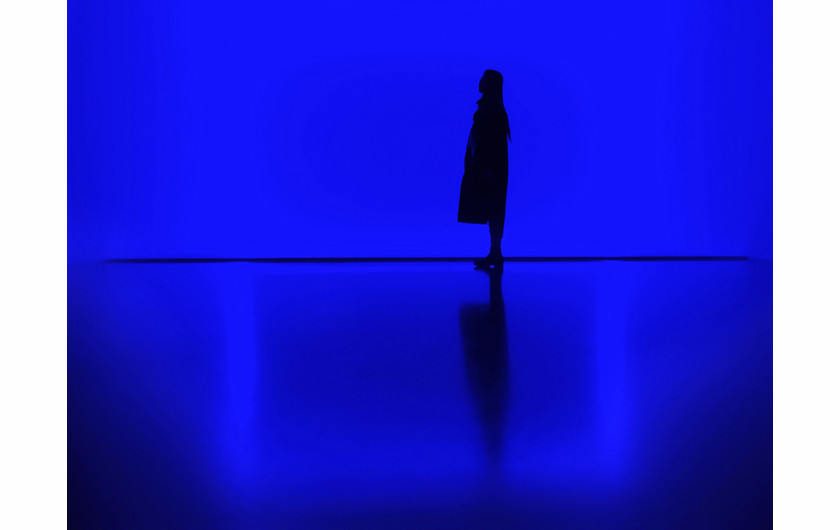 fot. Zhang Yihan, Blue, 1. miejsce w kategorii Silhouettes / Mobile Photography Awards 2018