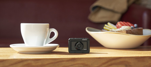 Sony RX0 II - ultrakompaktowe wymiary, wytrzymała budowa i nowa ergonomia