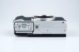 Fujifilm X-A2 - mocowanie statywu