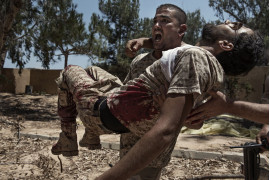 fot. Alessio Romenzi, "We Are Not Taking Any Prisoners", 3. miejsce w kategorii General News / Stories.

Libijska Syrta, będąca jednym z trzech bastionów Państwa Islamskiego, została odbita jako pierwsza, w wyniku ofensywy przeprowadzonej przez Libijskie wojsko. Ofensywa trwała 7 miesięcy i zabrała życie 700 libijskich żołnierzy. Kolejnych 3000 zostało rannych.